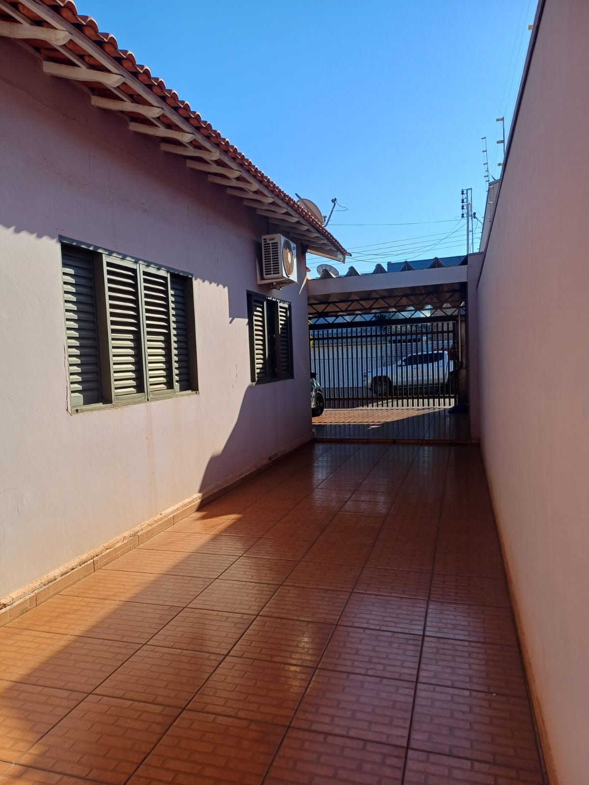 Excelente casa com 03 dormts em bairro nobre